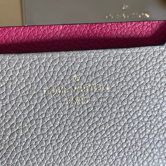 Luis Vuitton small compact Mirror with leather case. - Picture 6 of 12